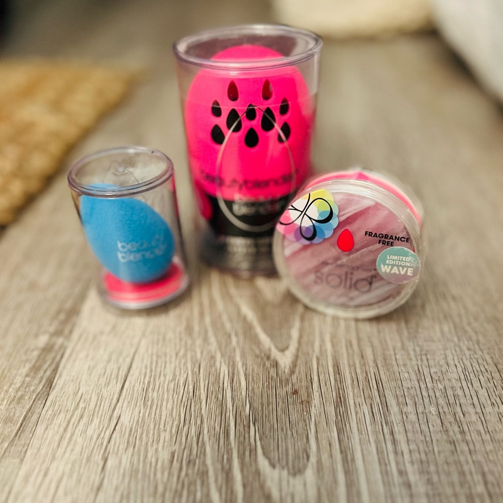 Beauty Blender Bundle - Blender, Case, & Cleanser